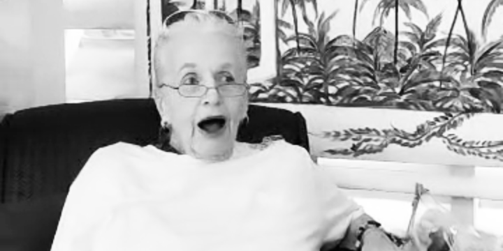 Doris beneficiaria de AVAS compartiendo su historia de más de 20 años de apoyo recibido